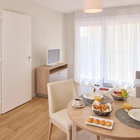 Aparthotel Quality 3*