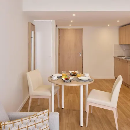 Aparthotel Quality 3*