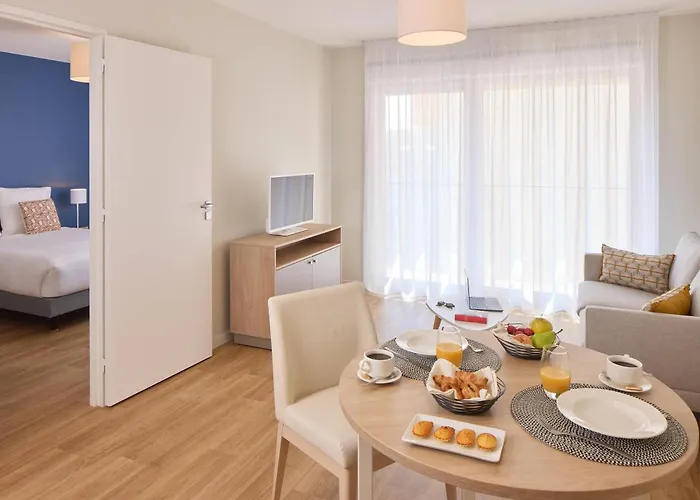 Aparthotel Quality 3*